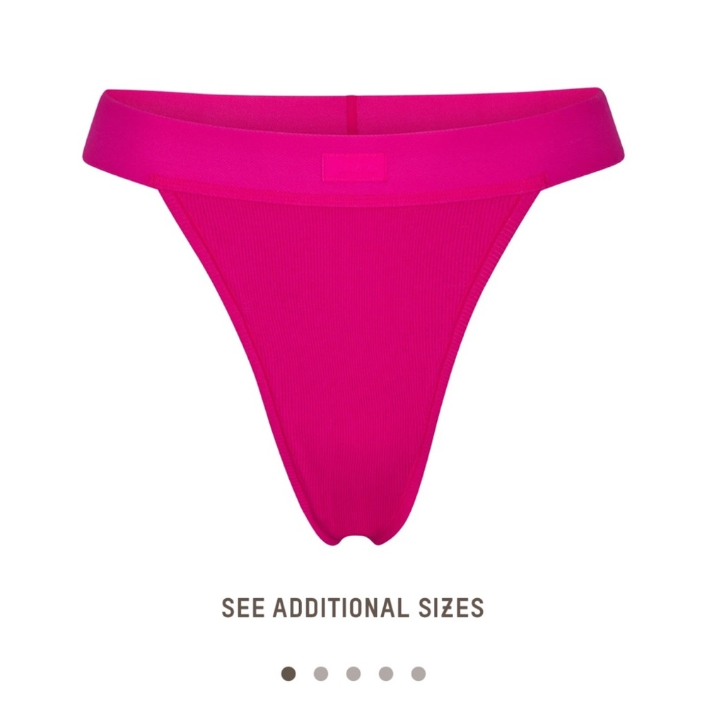 Skims Cotton Rib Thong Raspberry